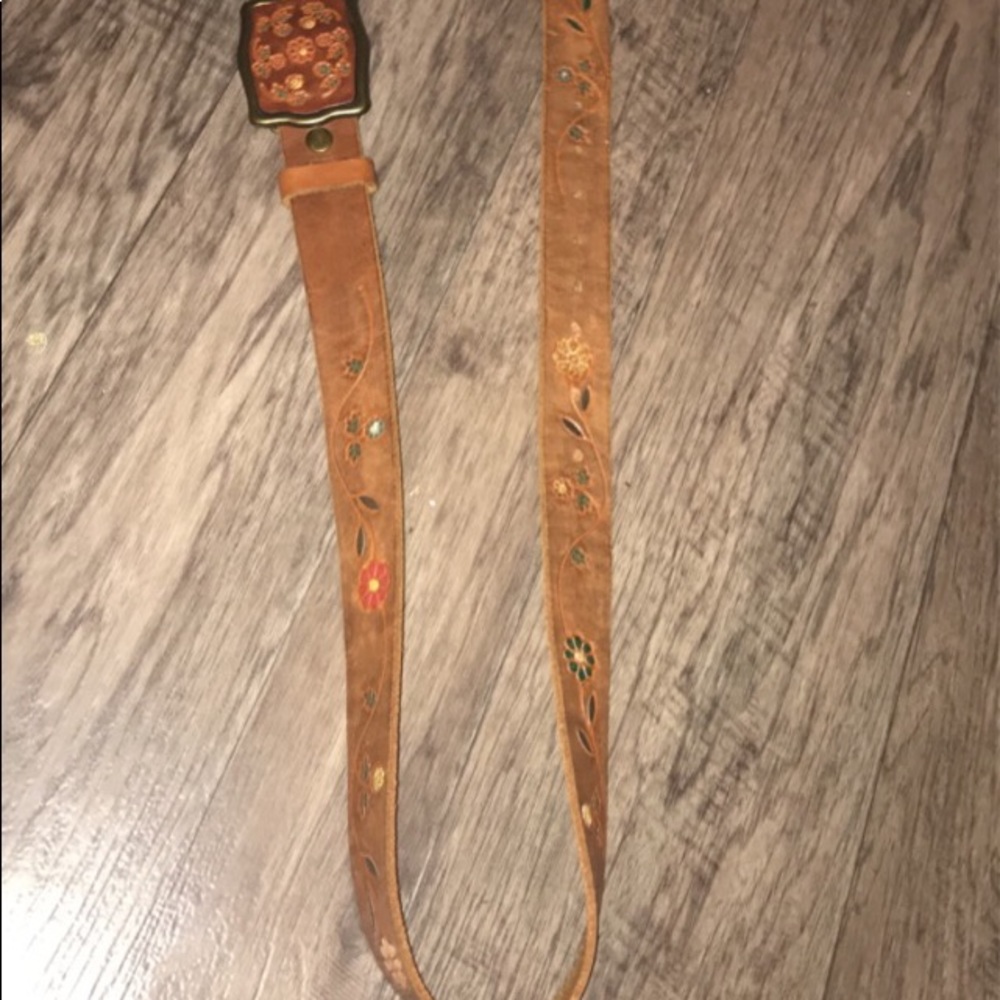 women’s Aeropostale belt